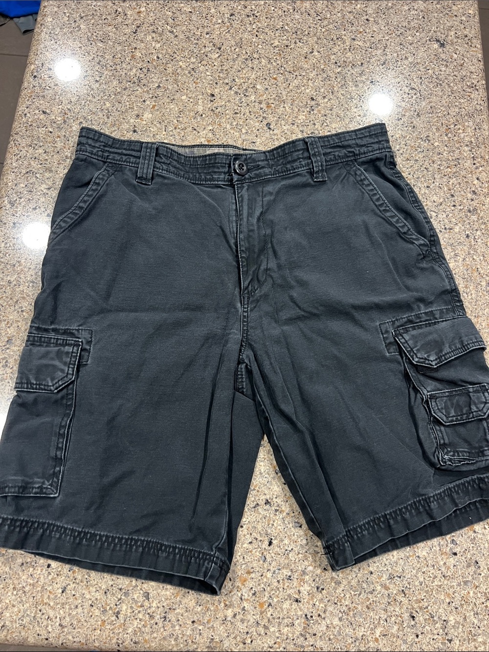 Sz 34 Men's Black Cargo Shorts the original trail head cargo z24